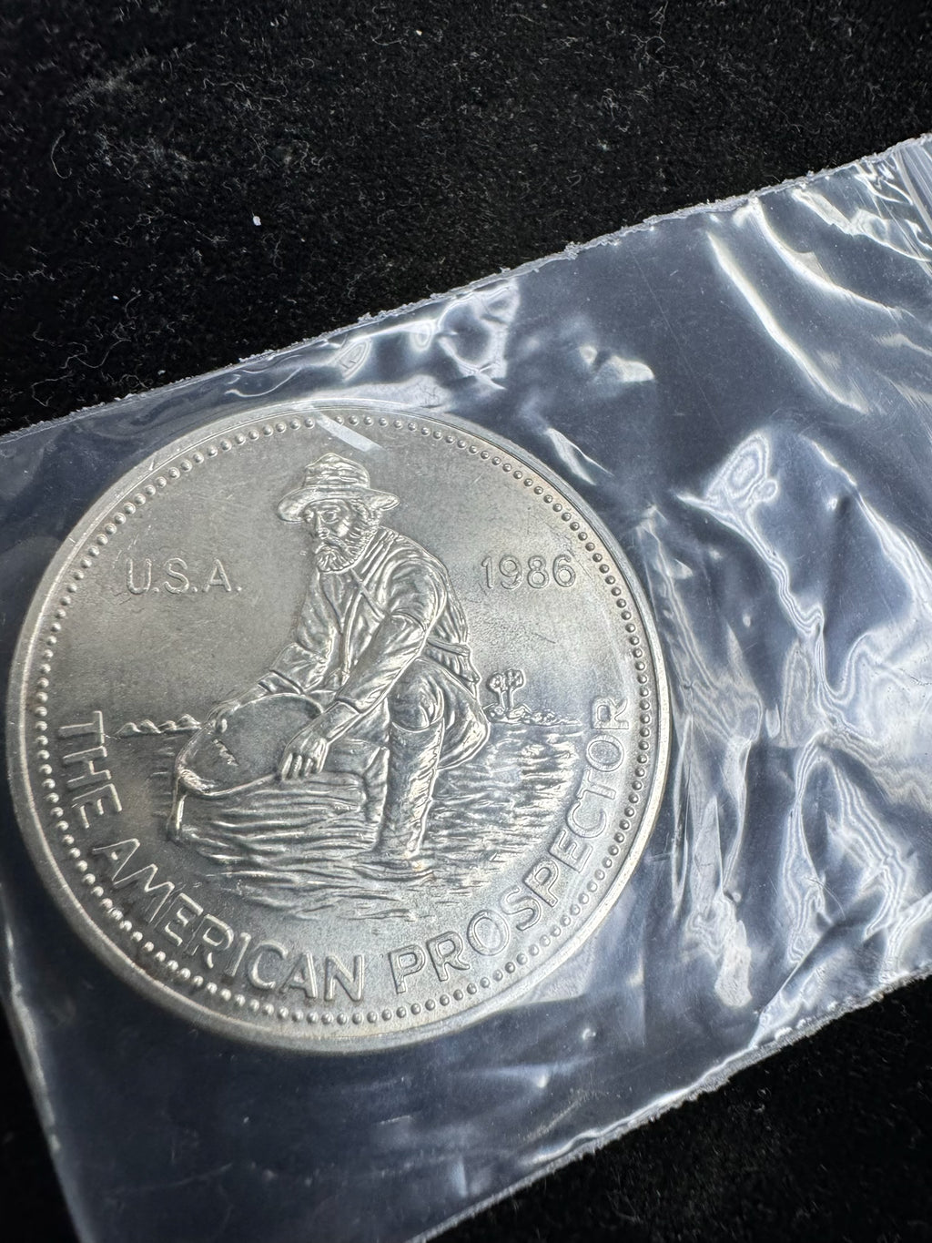 1986 Engelhard Prospector 1 oz. .999 Silver Round